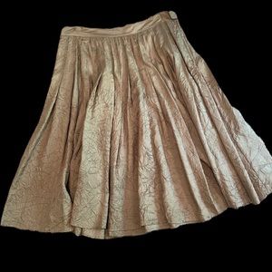 Saks Fifth Avenue 100% silk pleated crinkle skirt in beige/gold size 10